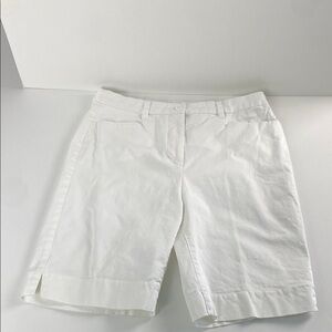 White ultra high rise clean regal girl split hem mid rise Bermuda shorts size 6
